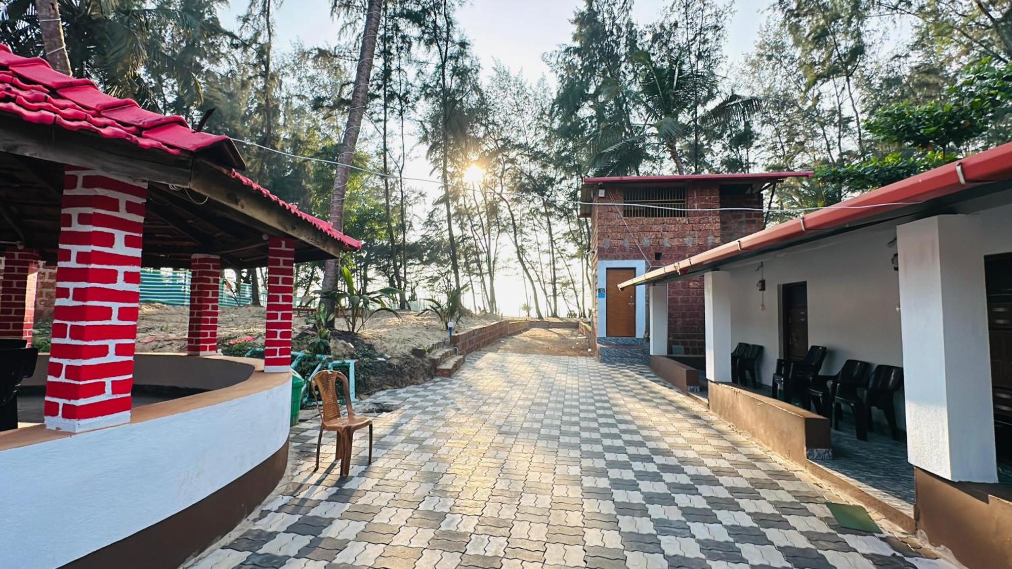 White Sand Beach Stay Resort Kumta Exterior photo